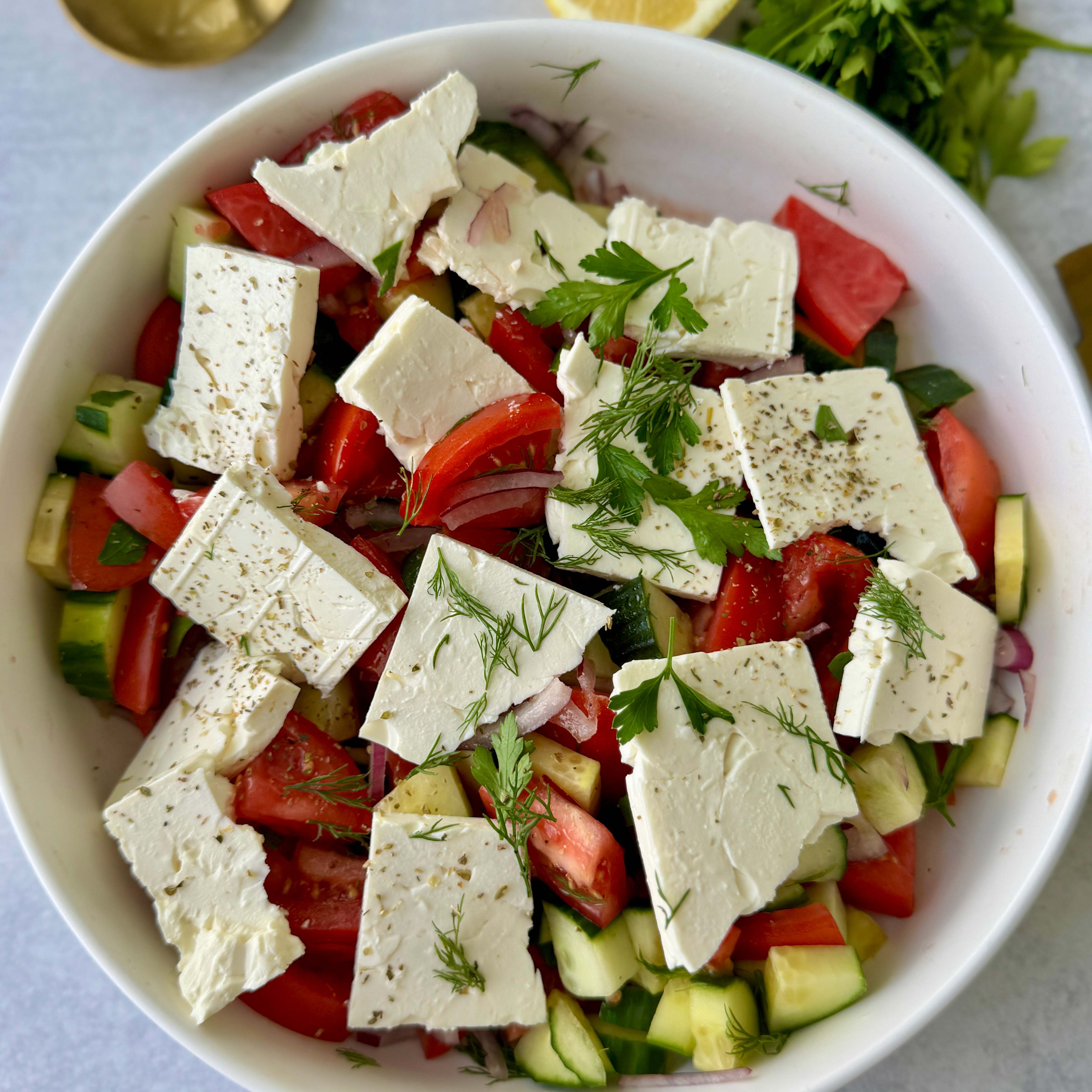 Easy Healthy Greek Salad: Fresh, Zesty, and Ready in 15